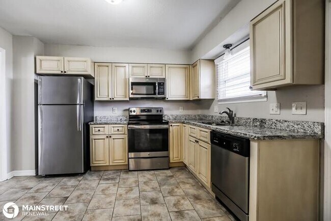 Building Photo - 406 E 164th Ter, Belton, MO 64012