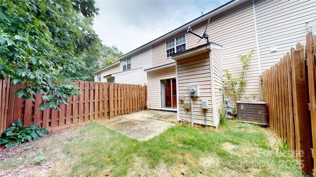 Building Photo - 1777 Forest Side Ln