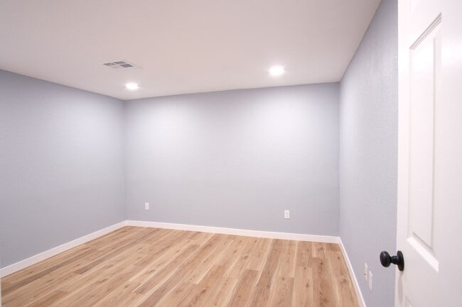 Building Photo - Perfect multi-family property! A 3-bed, 2-bath home for $2,300, plus a separate NEVER LIVED IN in...