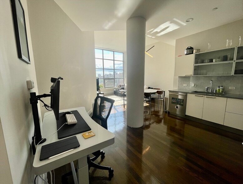 Building Photo - 360 Newbury St