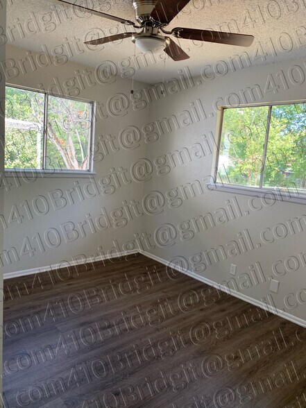 Building Photo - 410 Bridgit Dr