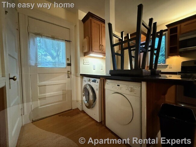 Building Photo - 67 Fairfax St