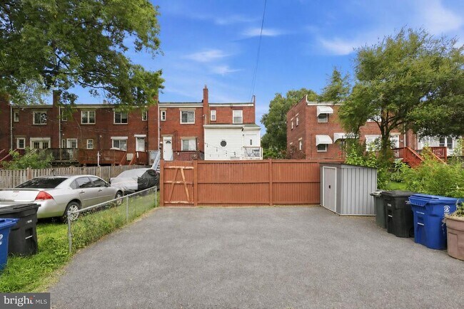 Building Photo - 345 Wesmond Dr