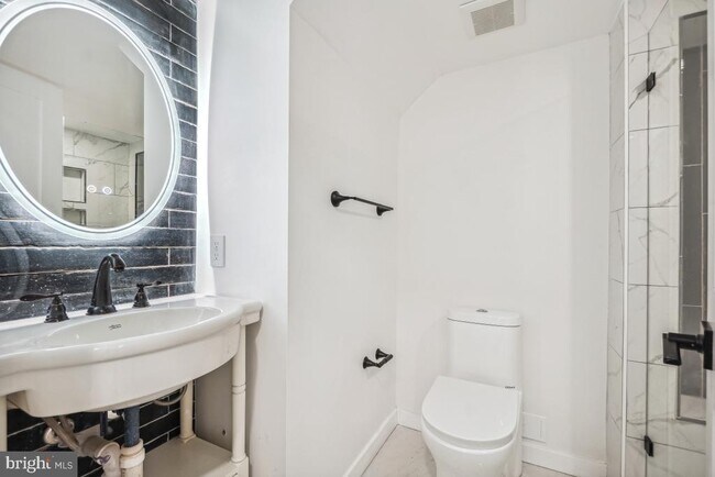 Building Photo - 4420 15th St NW