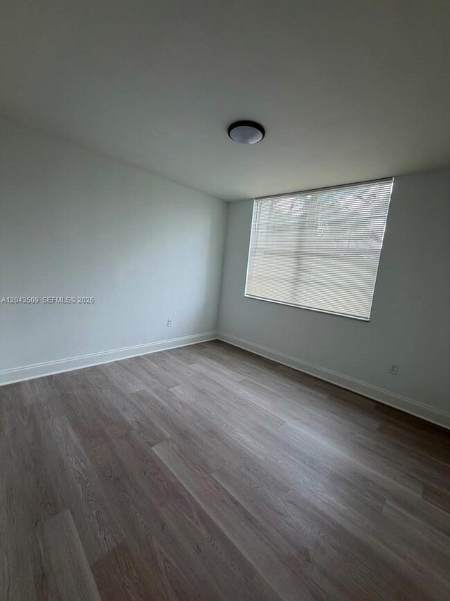 Building Photo - 492 NW 165th St