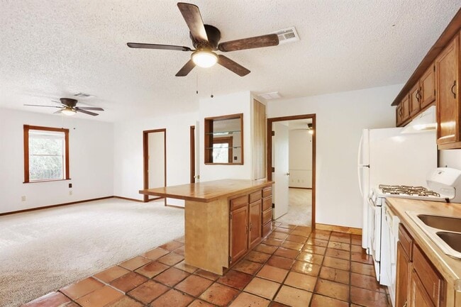 Building Photo - 16109 Awalt Dr
