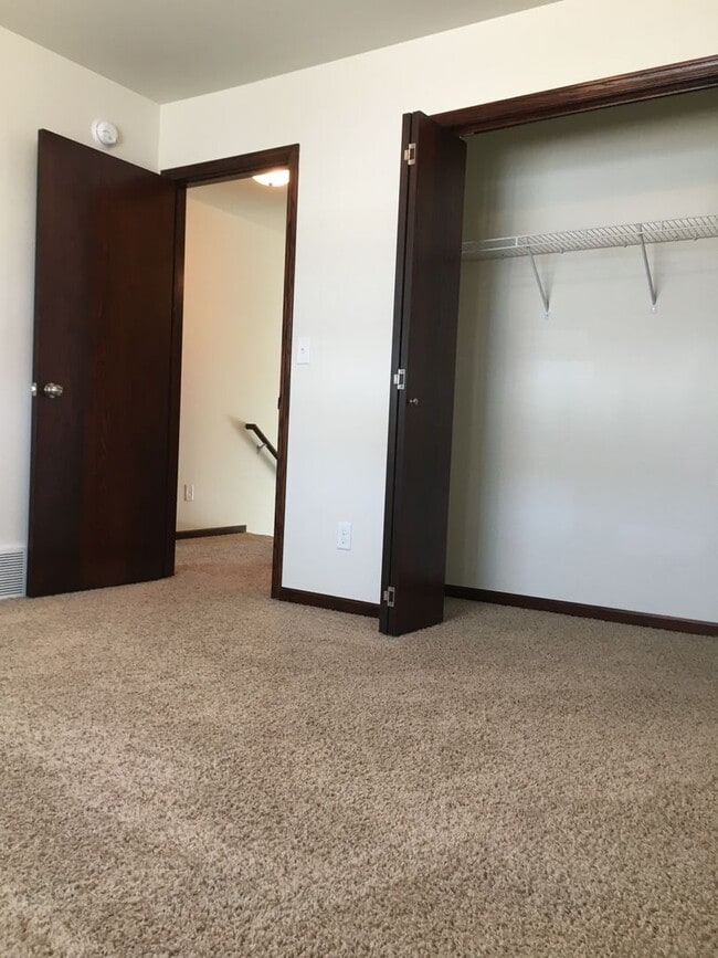 Building Photo - 3 Bed 3 Bath Twin Home