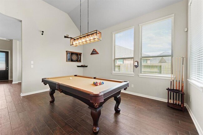 Building Photo - 17040 Shy Leaf Ct
