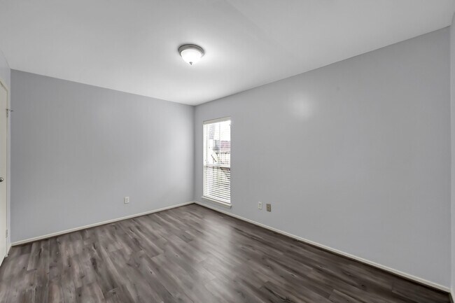 Building Photo - 83 Marabou Pl