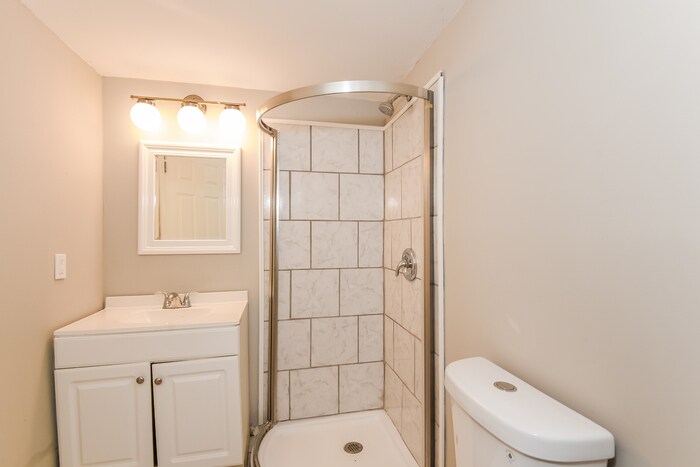 Building Photo - 5287 Chantilly Terrace