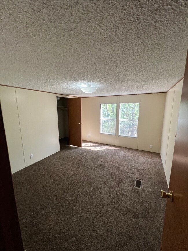 Building Photo - 192 Shadow Oaks Dr
