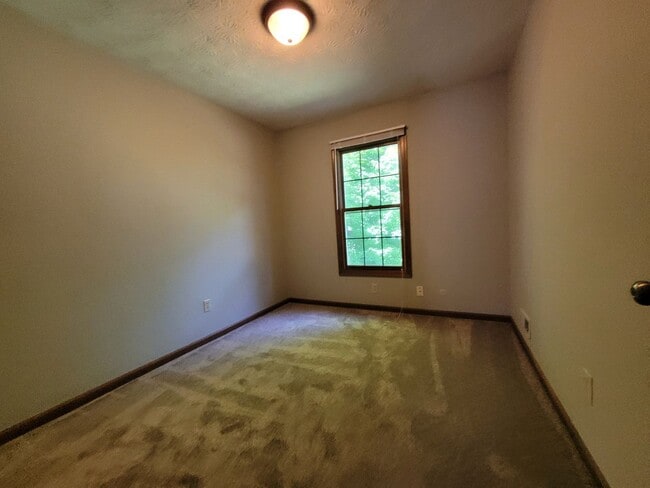 Building Photo - 3 Bedroom, 2.5 Bath Townhouse in Beavercreek!