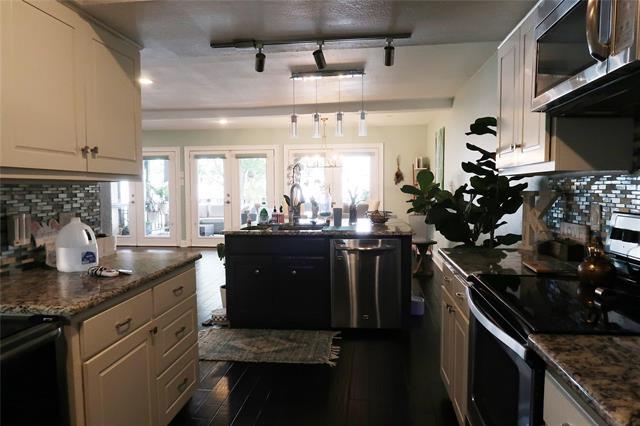 Building Photo - 3816 Mediterranean St