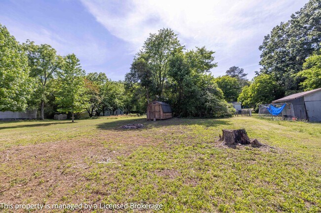 Building Photo - 409 Eastover Ave