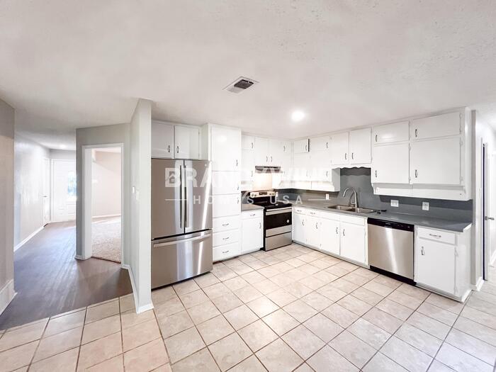 Building Photo - 1306 Duane St