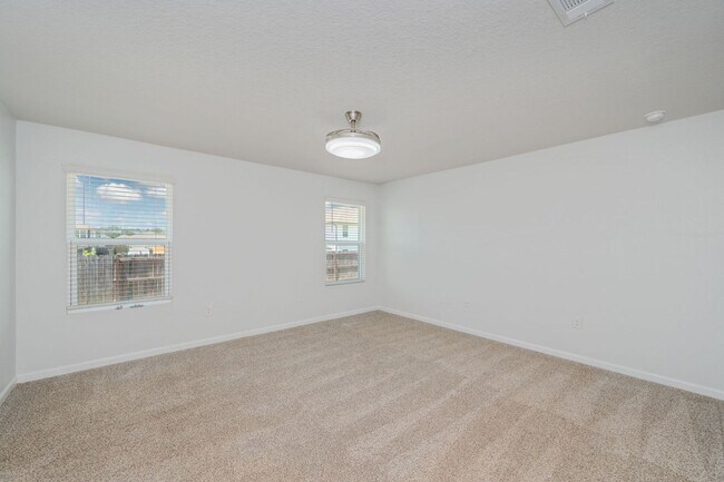 Building Photo - 522 Mary Lou Way