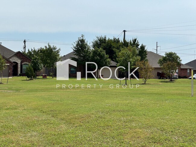 Building Photo - 3 Bed/2 Bath Edmond Home **AMAZING Location with All Appliances Included**