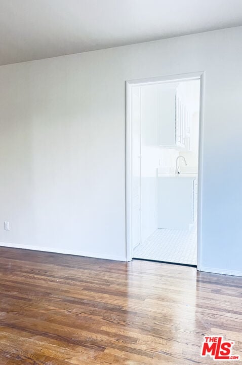 Building Photo - 1860 Alexandria Ave