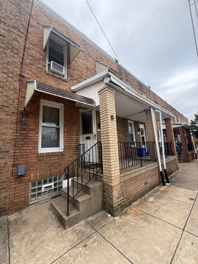 Building Photo - 3339 Mercer St