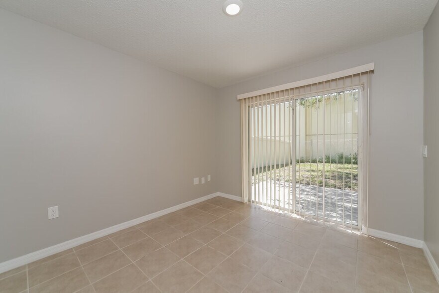 Building Photo - 326 Daniels Pointe Dr