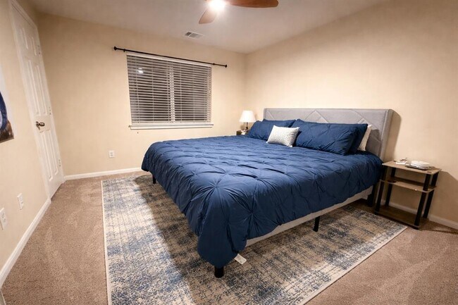 Building Photo - 4124 Canyon Glen Cir