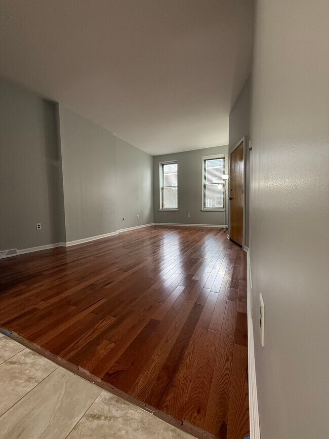 Building Photo - 1217 Snyder Ave