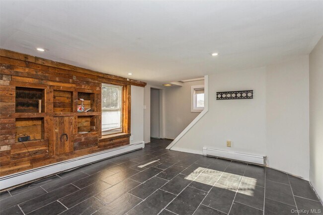 Building Photo - 45 N Ridge St