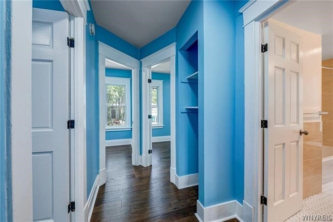 Building Photo - 266 Lasalle Ave