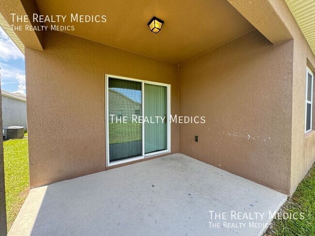 Building Photo - 2164 Rose Blvd