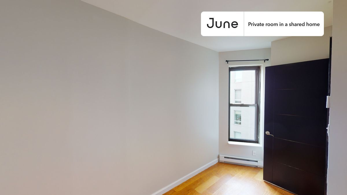 Building Photo - Room in Shared 3 bed/1 bath home