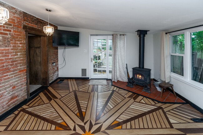 Building Photo - 59 S Franklin St