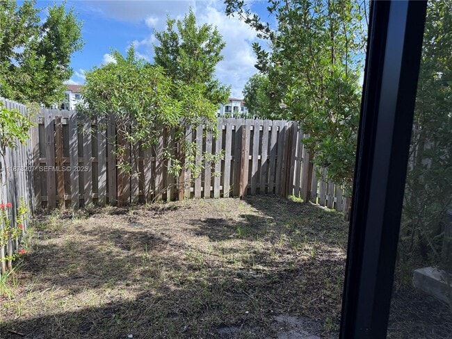 Building Photo - 607 NE 208th Terrace