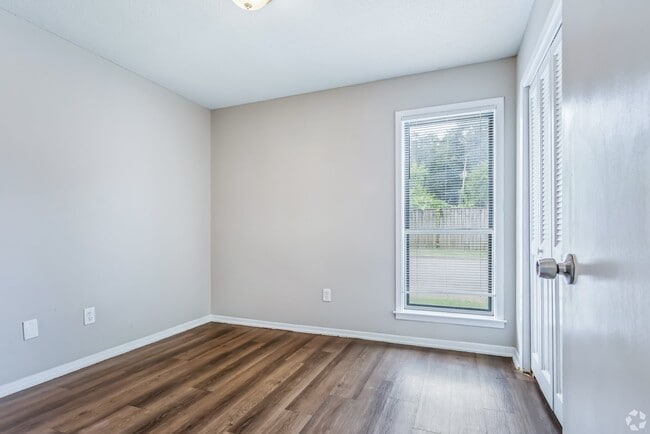 Building Photo - 3945 Macon Rd