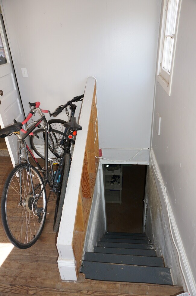 Mudroom and stairs to basement - 2844 N Marion St