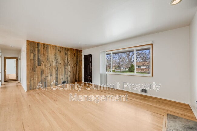 Building Photo - 2299 Zinnia Way