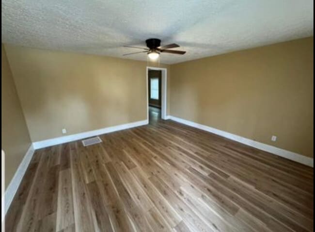 Building Photo - 3810 Vermont Ave