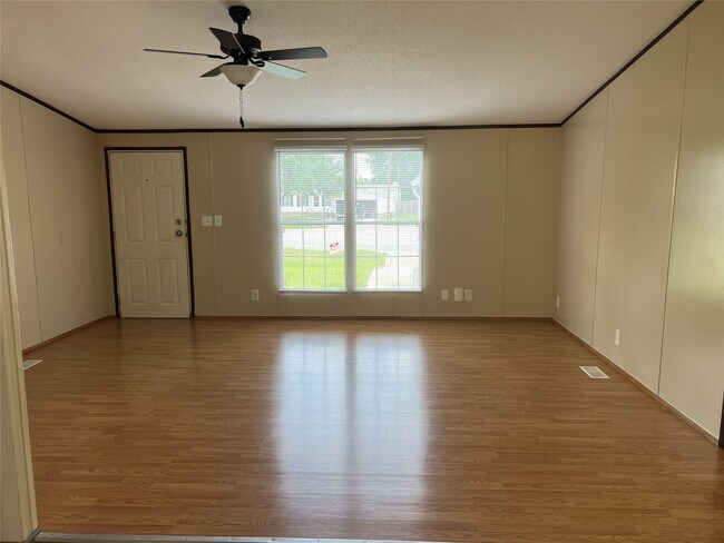 Building Photo - 16524 Spring Rain Ct