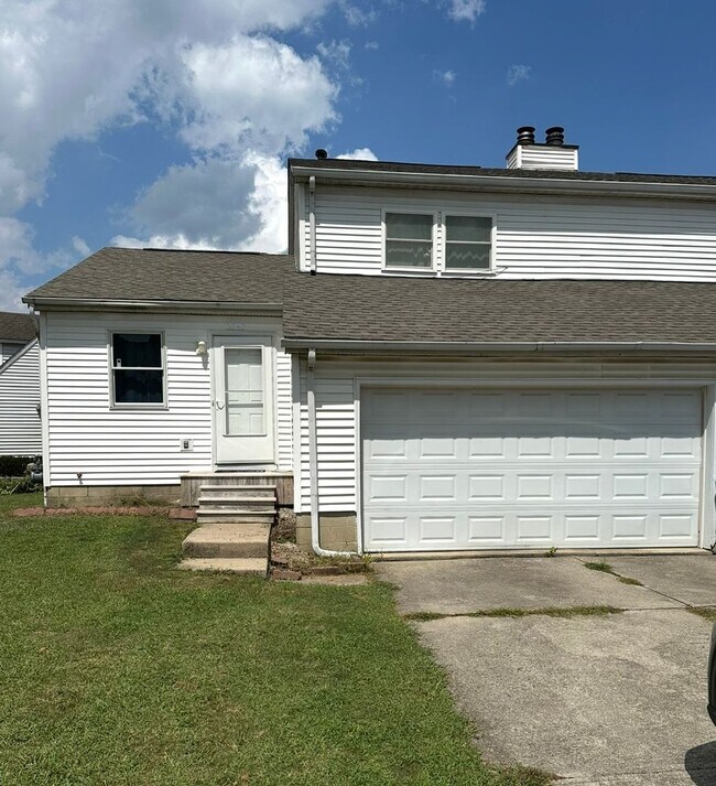 Building Photo - 3260-3262 Cairngorm Dr