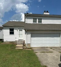 Building Photo - 3260-3262 Cairngorm Dr