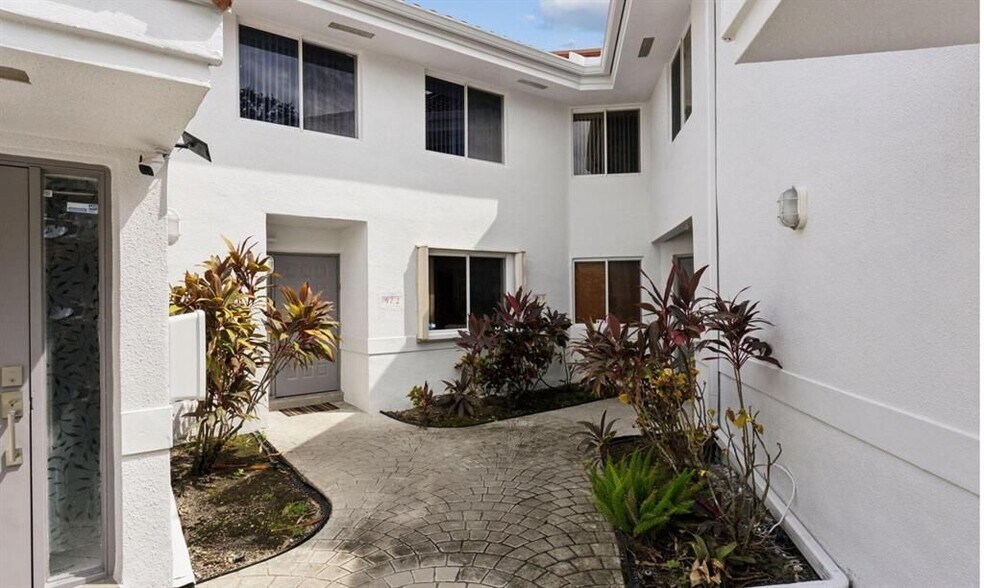 Primary Photo - 992 NW 93rd Ave