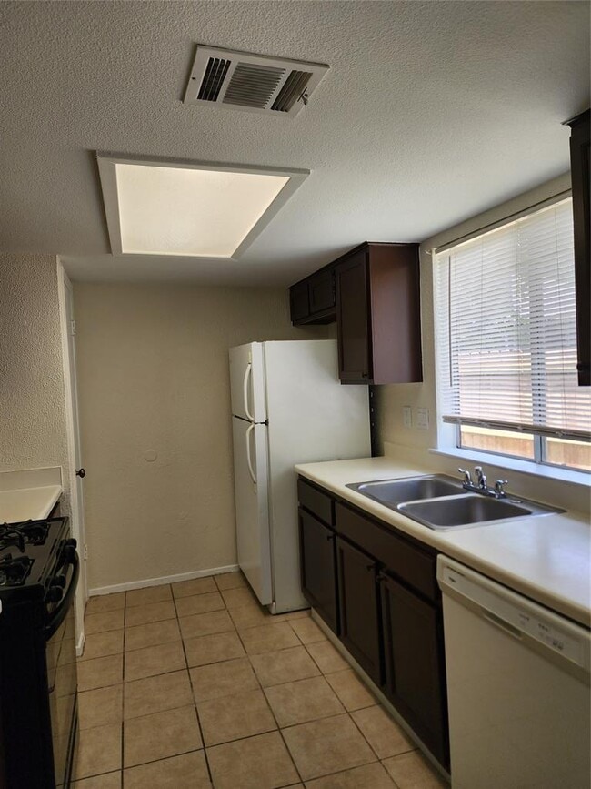 Building Photo - 502 Burlwood Ct