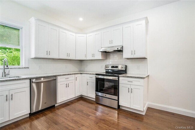 Building Photo - 49 Rockledge Ave