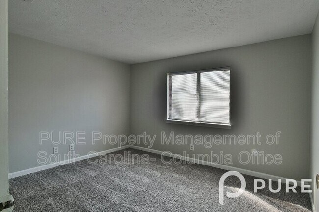 Building Photo - 1323 Old Manor Rd