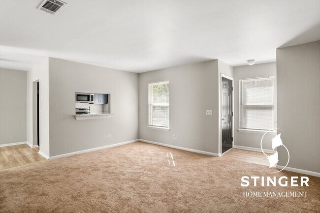 Building Photo - 31 Harding St