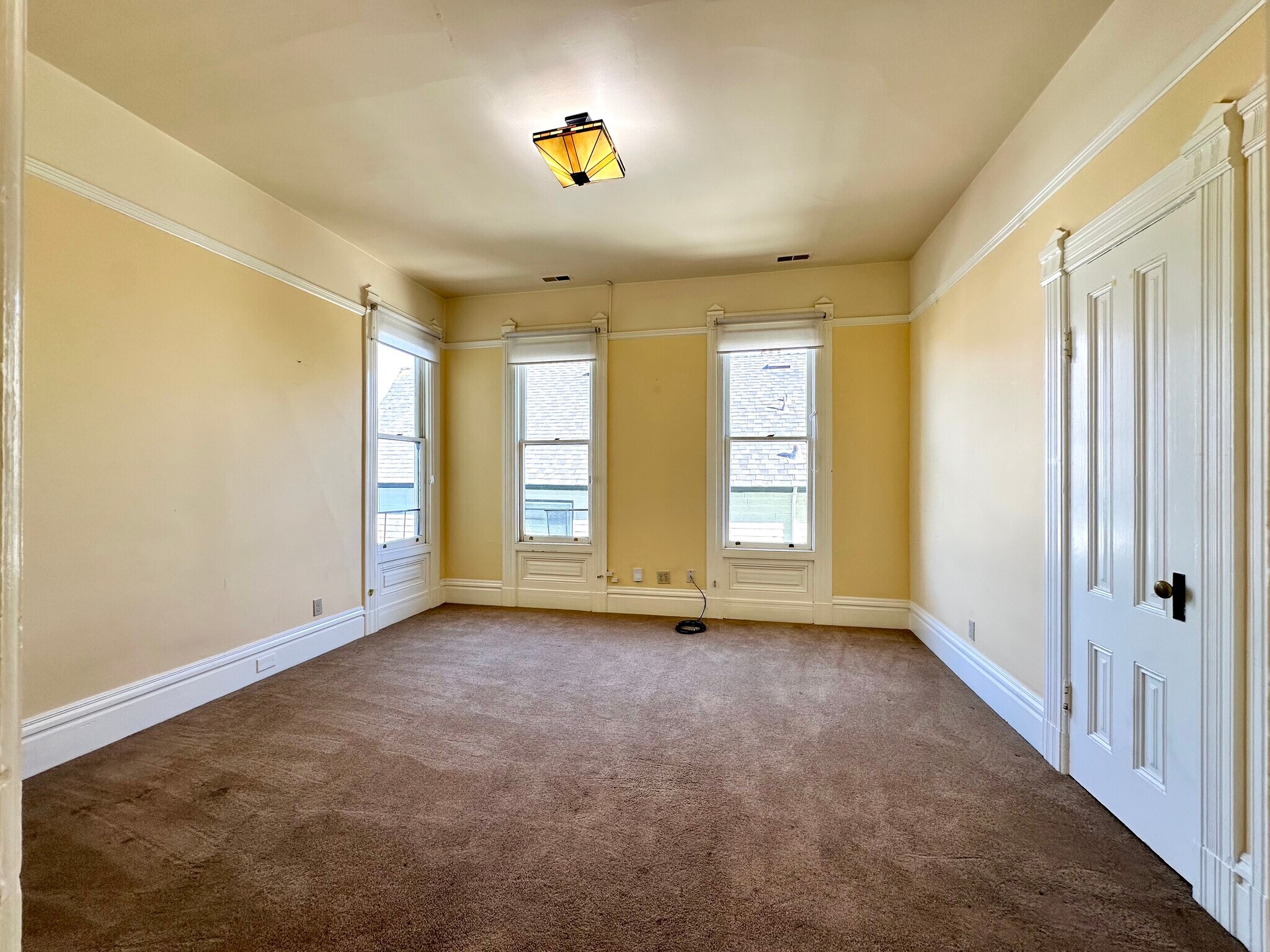 Building Photo - 817 Foothill Blvd