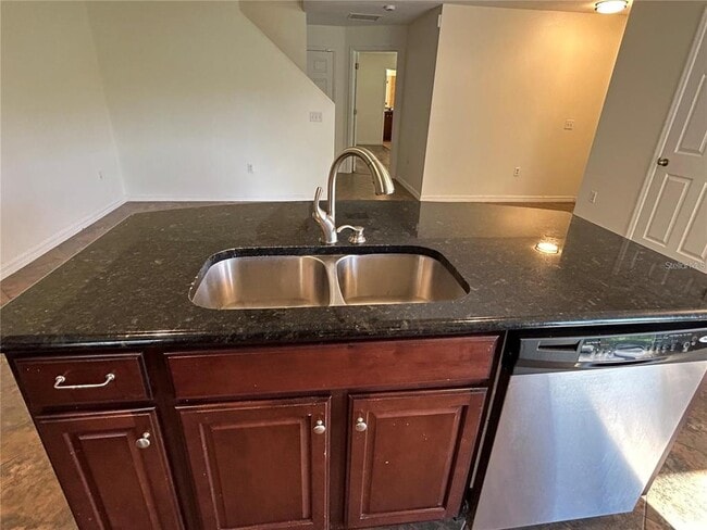 Building Photo - 2802 Birchcreek Dr