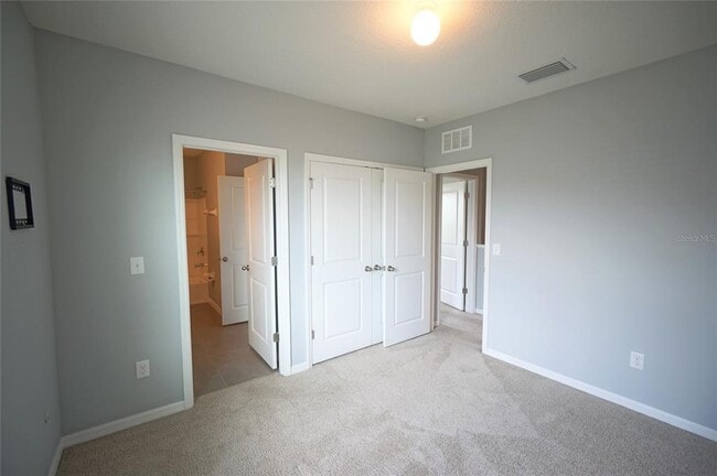 Building Photo - 6911 Breezy Palm Dr