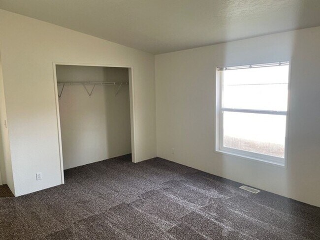 Building Photo - Country Living in Junction City – 3 Bed / 2 Bath Home Available 2/3/2026