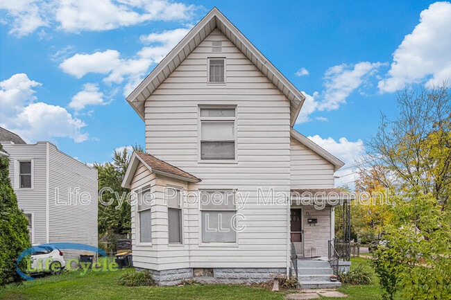 Building Photo - 1004 Chatham St NW