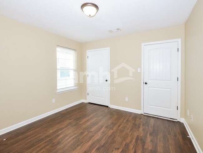 Building Photo - 10249 Sterling Ridge Dr